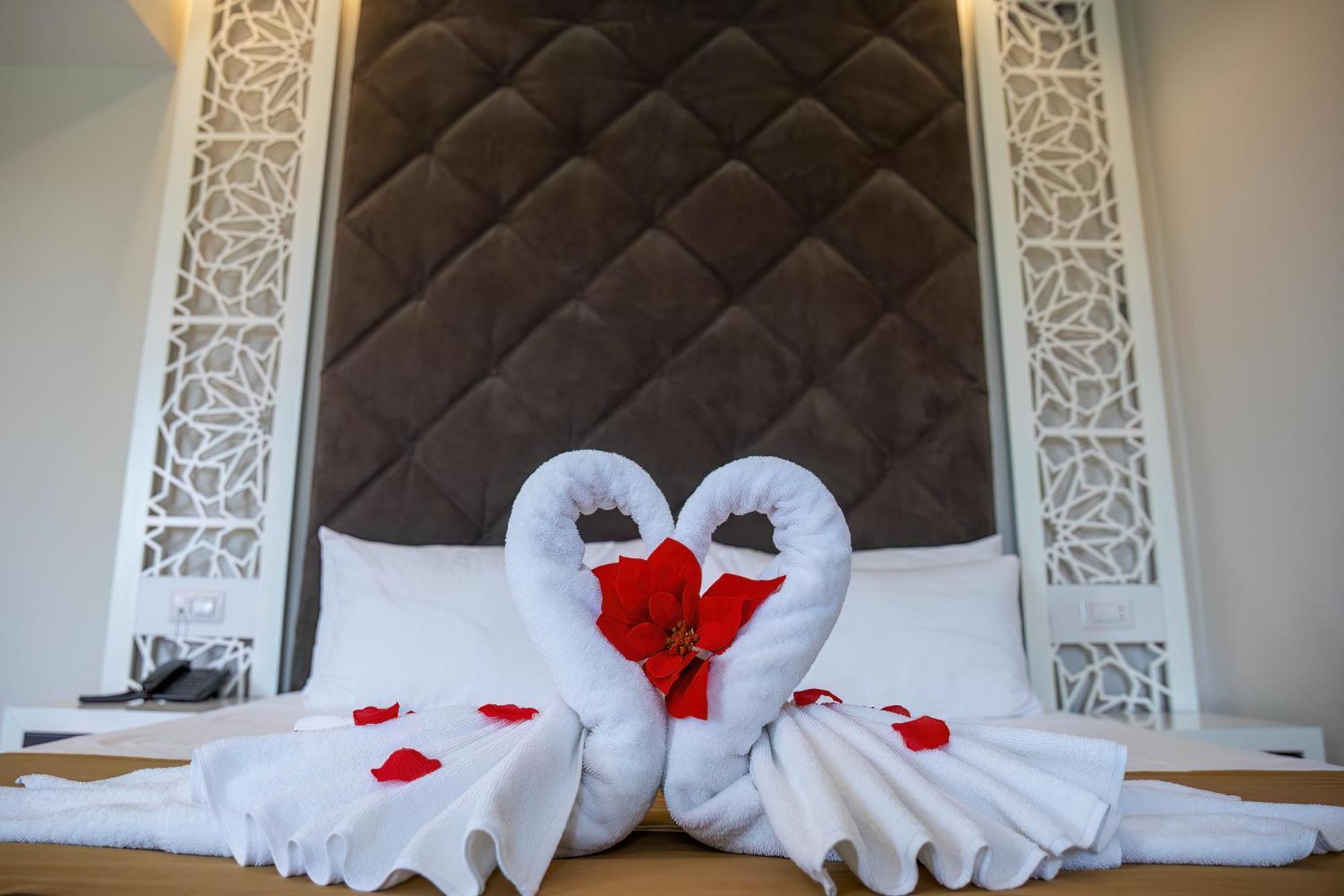Vinea Resort Durres Bagian luar foto
