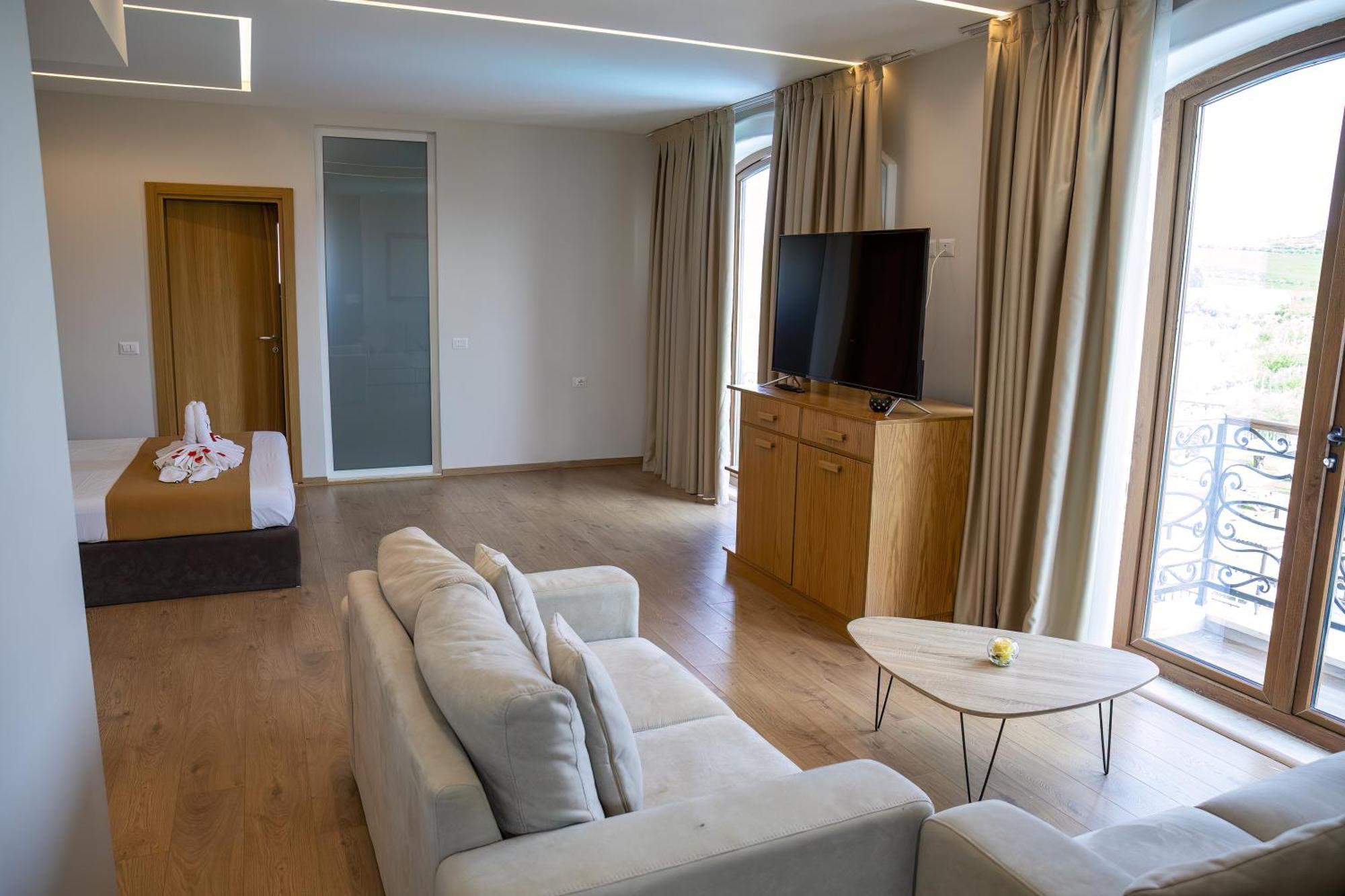 Vinea Resort Durres Bagian luar foto