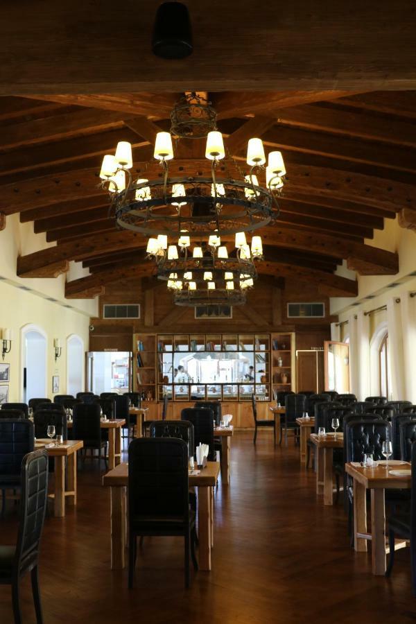 Vinea Resort Durres Bagian luar foto