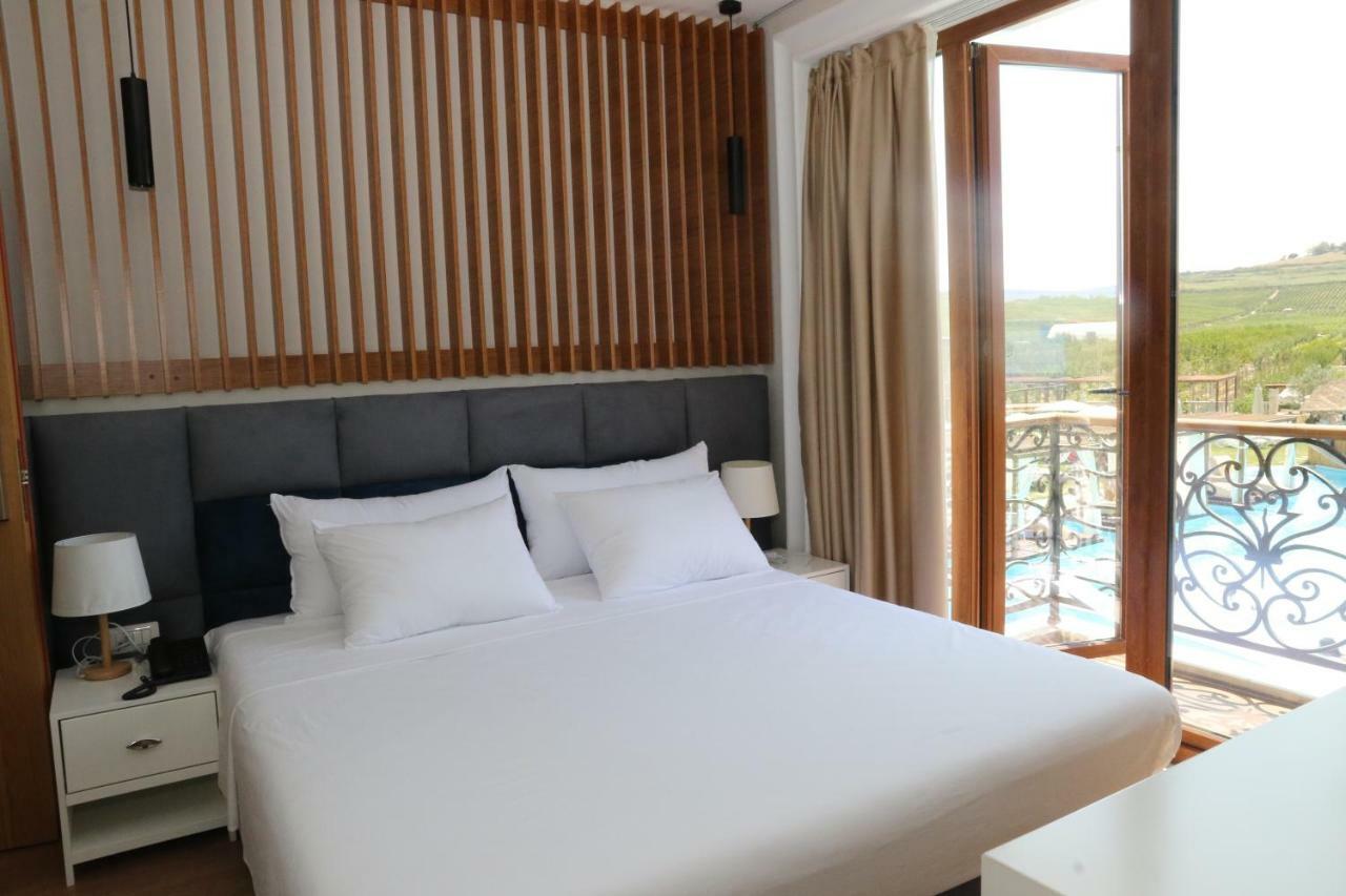 Vinea Resort Durres Bagian luar foto