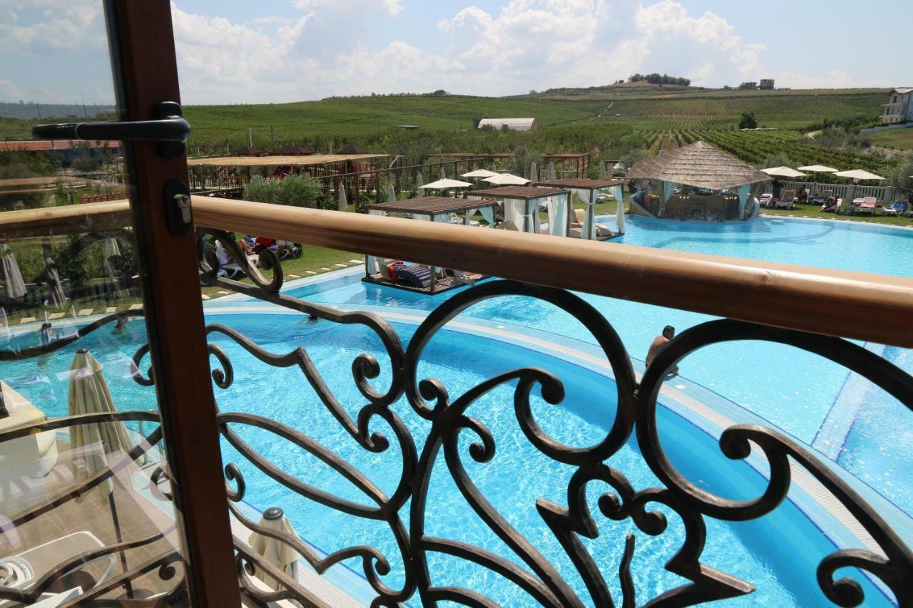 Vinea Resort Durres Bagian luar foto