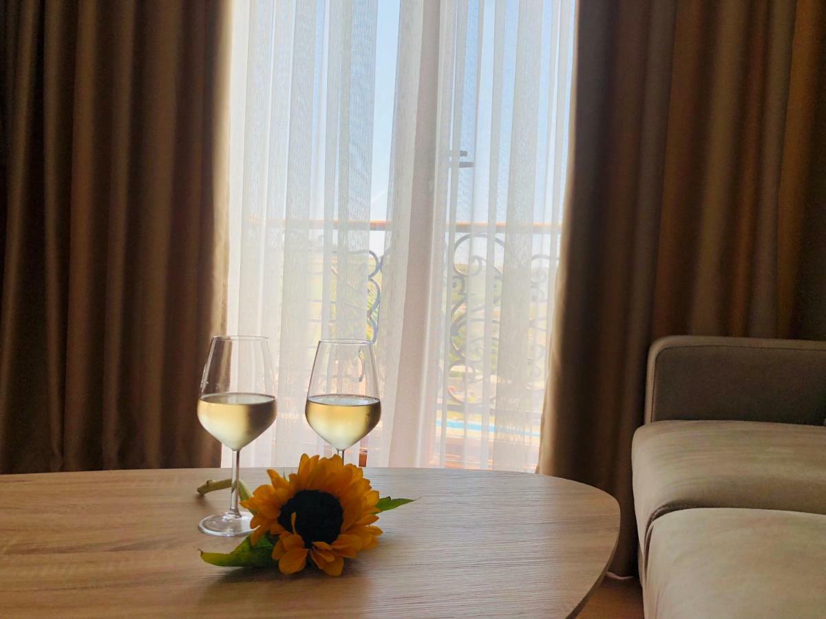 Vinea Resort Durres Bagian luar foto