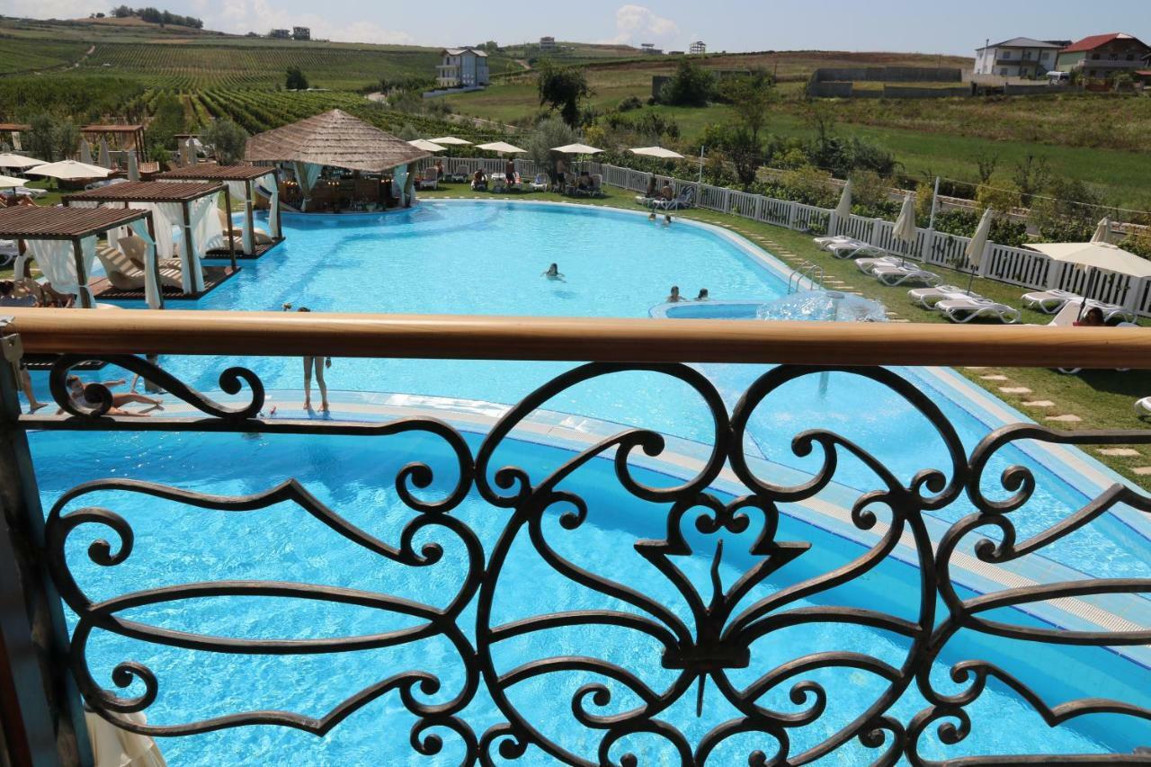 Vinea Resort Durres Bagian luar foto